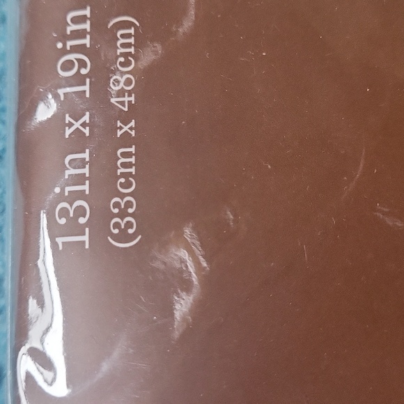 Tommy Bahama Placemats & Runner - Picture 3 of 5